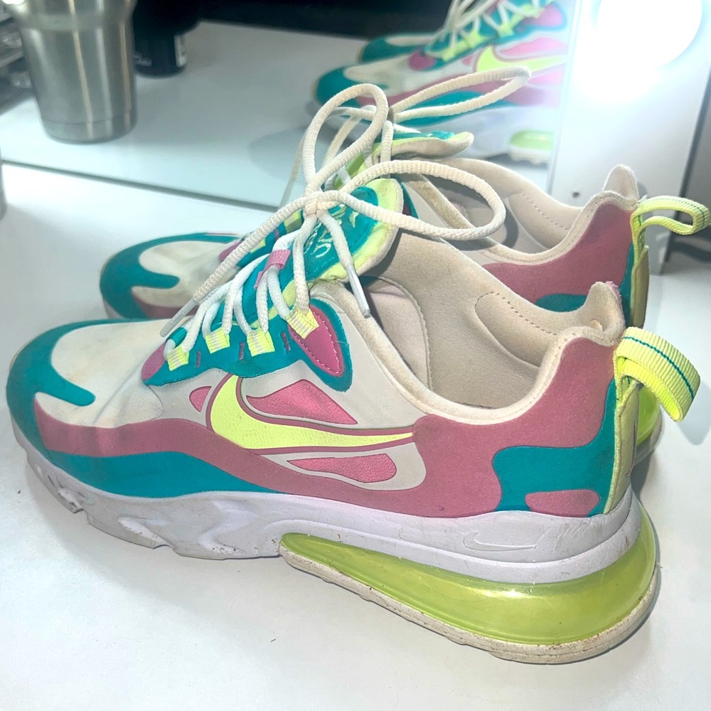 nike women’s air max 270 worn twice !!